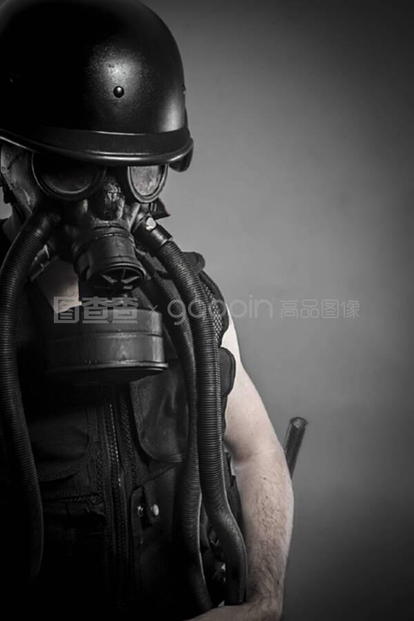 核灾难下的生命屏障 全面解析防毒烟雾面具的防护作用